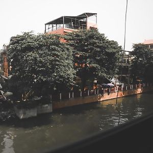 The Cube Hostel Khaosan