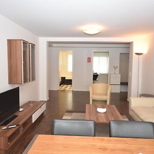 Appartement à 2 Chambres à Coucher