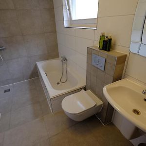 Suite à 2 Chambres à Coucher Lit King-Size