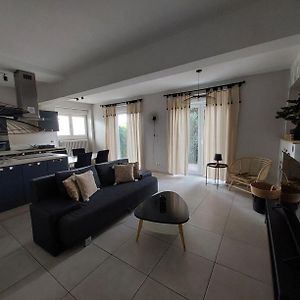 Appartement à 2 Chambres à Coucher