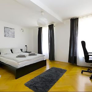 Chambre Lit Queen-Size