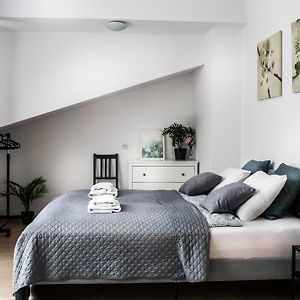 Appartement à 2 Chambres à Coucher