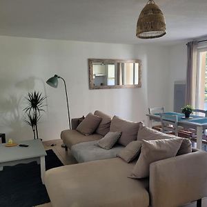 Appartement à 2 Chambres à Coucher