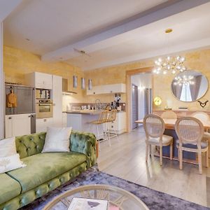 Appartement à 2 Chambres à Coucher