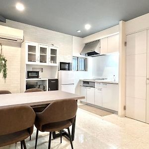 Appartement à 3 Chambres à Coucher