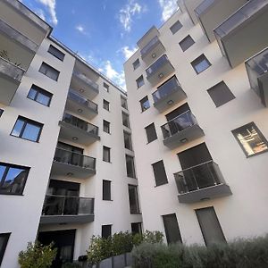 Karzo Property Lk 204