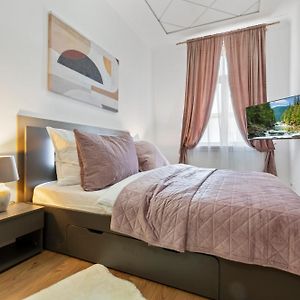 Luxe Living At Old Town Center