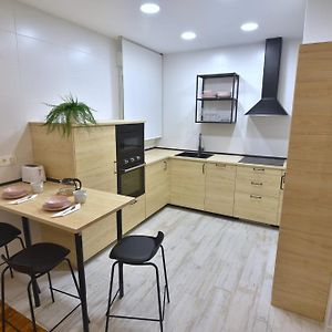 Appartement à 3 Chambres à Coucher