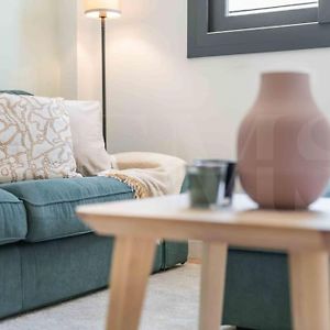 Fresh & Stylish Apartment With Parking By Rems