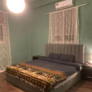 Appartement à 3 Chambres à Coucher