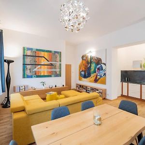 Appartement à 2 Chambres à Coucher