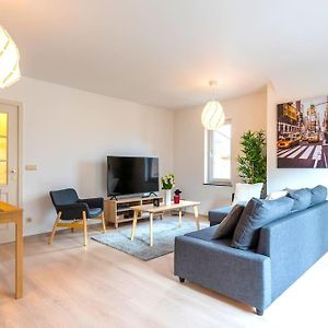 Appartement à 3 Chambres à Coucher