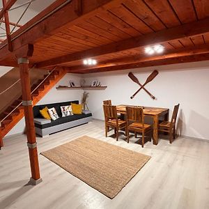Appartement à 2 Chambres à Coucher