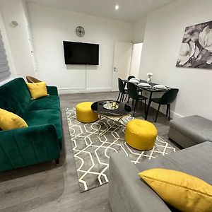 Appartement à 2 Chambres à Coucher