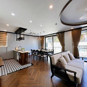 Appartement à 3 Chambres à Coucher