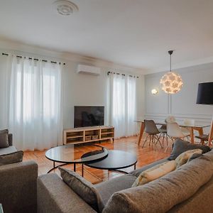 Appartement à 3 Chambres à Coucher