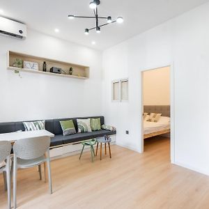 Appartement à 2 Chambres à Coucher