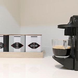 Avanti La Campana, Con Un Balcon Que Te Enamorara Del Ambiente De Sevilla