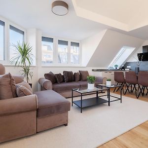 Appartement à 2 Chambres à Coucher