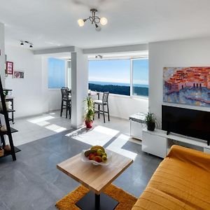 Apartment Luka