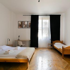 Appartement à 3 Chambres à Coucher