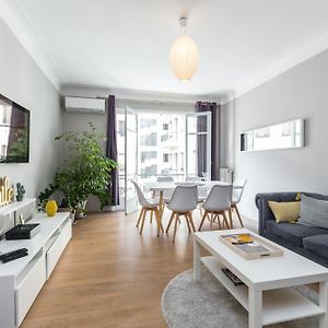 Ultra Central Large 2 Bdr Near Massena Square