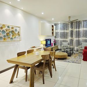 Blue Sky Apartment