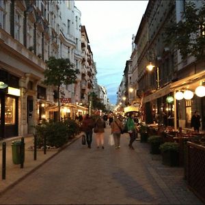 Cecile'S Central, Gastro Str, Wifi, 2 Bed And 2 Bathrooms
