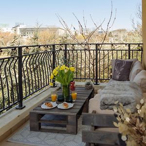 Quiet Studio With Terrace View