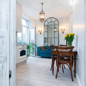 Spectacular River View Apartment