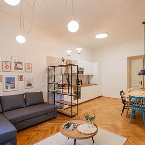 Appartement à 3 Chambres à Coucher