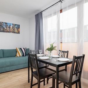 Stylish Apartment With Balcony & Parking Cracow By Noclegi Renters
