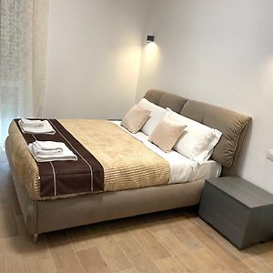 Fiera Rooms