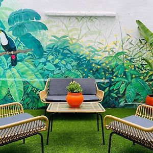 Artistic Flat Next To Ruzafa Welcome To The Jungle