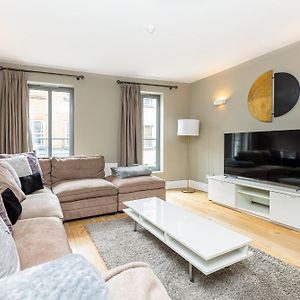 Appartement à 3 Chambres à Coucher
