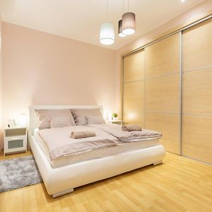 Downtown Home By Stn