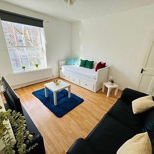 Appartement à 2 Chambres à Coucher