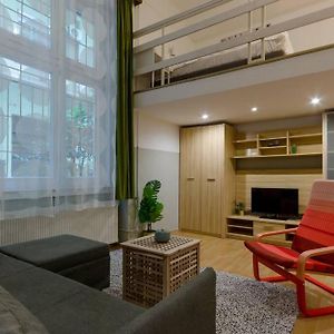 De Lux Studio Apartment In Historical Quarters
