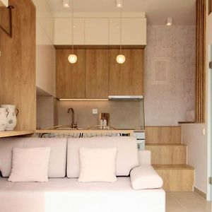 Beautiful And Cosy Rooftop Studio - Fantastic View, Next To Athens Tower