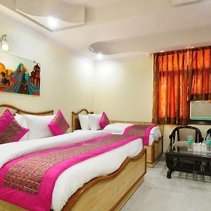 Hotel De Holiday International @ New Delhi Station