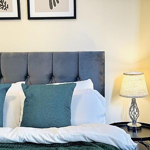 Appartement à 2 Chambres à Coucher