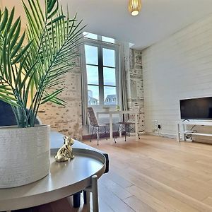Wonderhost, Bois Et Pierre En Coeur De Ville