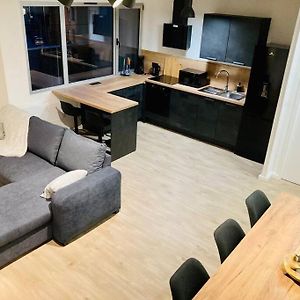 Appartement à 2 Chambres à Coucher