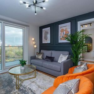 Modern Waterfront Living City'S Hotspots Nearby