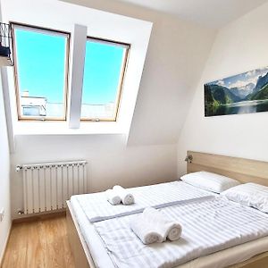 Eliza Rooms