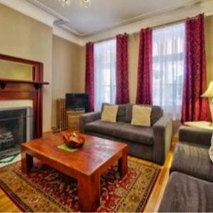 Appartement à 3 Chambres à Coucher