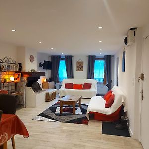 Appartement à 2 Chambres à Coucher