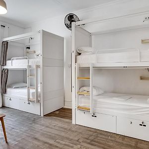 Dormitory Room Mixed
