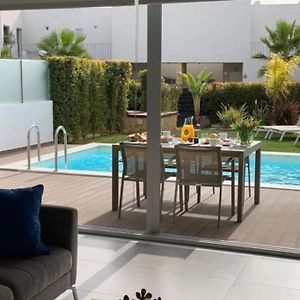 Villa à 3 Chambres à Coucher