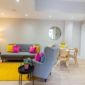 Appartement à 2 Chambres à Coucher